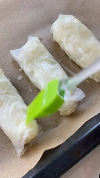 Шаг 8: Смажьте для румяной корочки